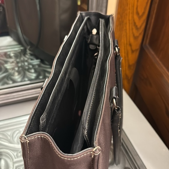 Targus Radiance Notebook Tote Brown and Black Bag - Picture 4 of 11